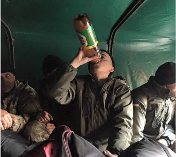 В ВСУ всё без перемен - зэки, шизофреники и алкоголики, уничтожающие друг друга