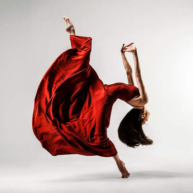https://static.boredpanda.com/blog/wp-content/uploads/2016/10/dance-photography-vadim-stein-27-580495de5da46__880.jpg