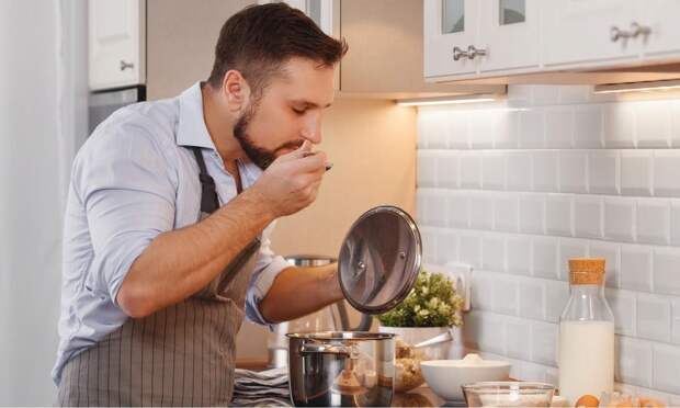 Мясо сухое, гарнир подгорел? 5 лайфхаков от шеф-повара, чтобы спасти праздничный ужин