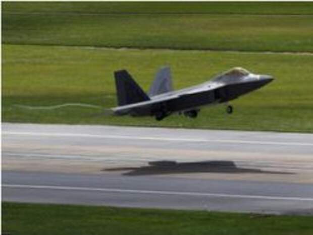 Новость на Newsland: США перебросили в Европу истребители F-22