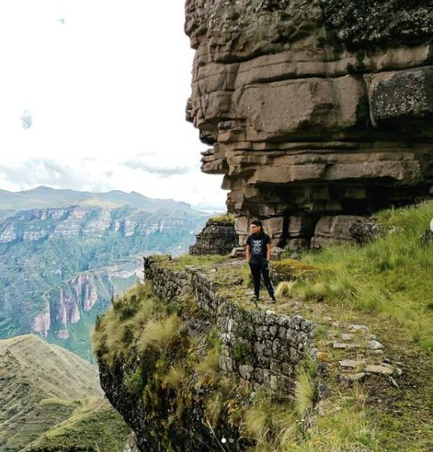 Окрестности Уакрапукары. Фото взято с сайта: https://www.instagram.com/p/Bw0nS05l5tu/