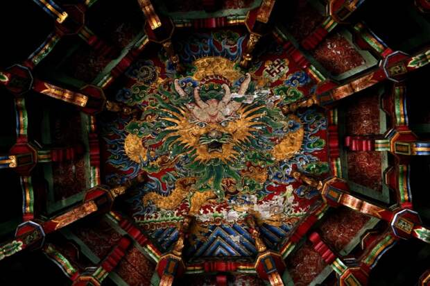 Красочный Дракон в Храме Lungshan, Тайвань, фотограф Тимоган