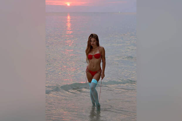 Бывшая жена Моргенштерна Зинатуллина выложила фото в бикини и чулках