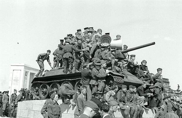47. Совместное празднование победы над Германией. 8 мая 1946 года. вторая мировая война, история, фотография