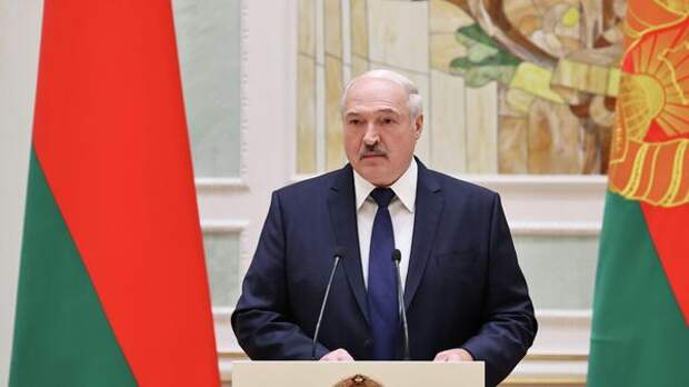 Лукашенко встретится с министром обороны России