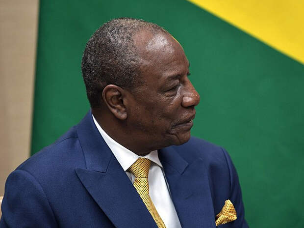 Свергнутый президент Гвинее покинул страну