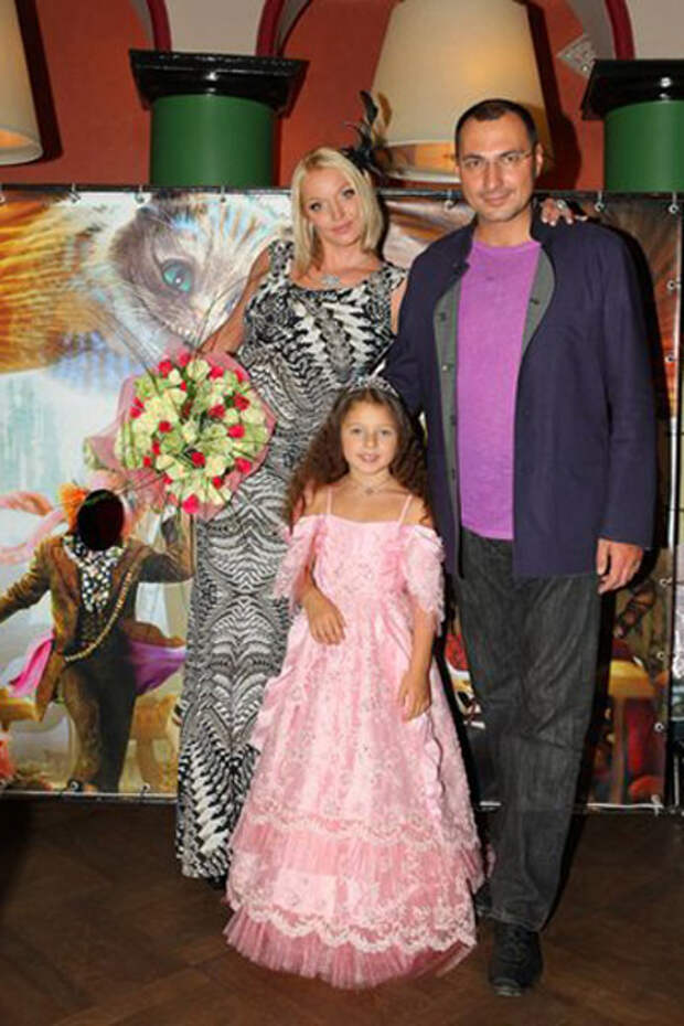 Анастасия Волочкова с дочерью Аришей и бывшим мужем Игорем Вдовиным