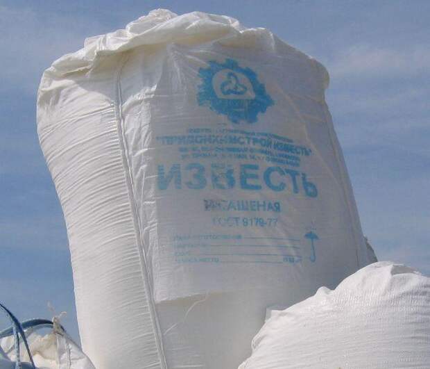 Чем белить потолок?