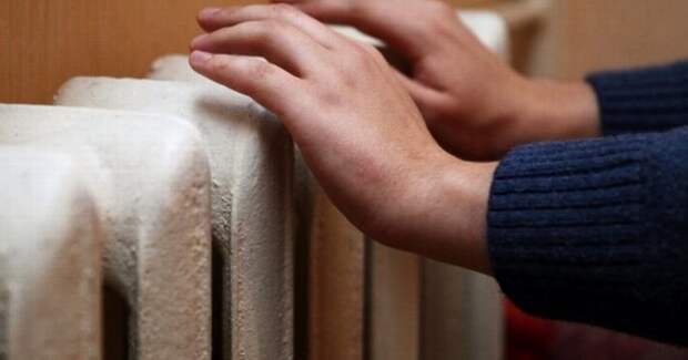 Жителей 150 многоквартирных домов перед морозами оставили без тепла