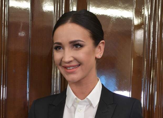 Бузова поразила поклонников своей элегантностью