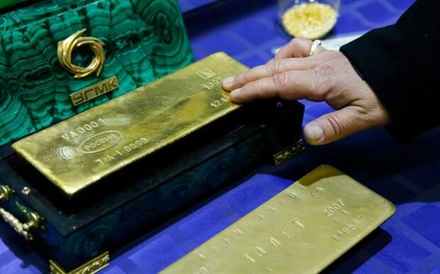 Россия поставила на золото: распродажа госдолга США обеспечит финансовую стабильность