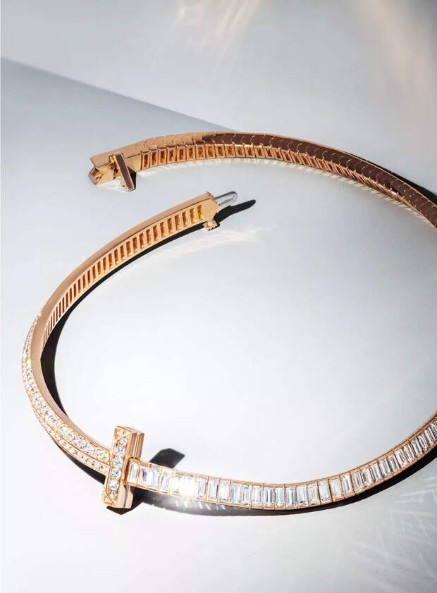Ожерелье из 18-каратного розового золота с бриллиантами из коллекции T1 Tiffany & Co. Ожерелье из 18-каратного розового золота с бриллиантами из коллекции T1.