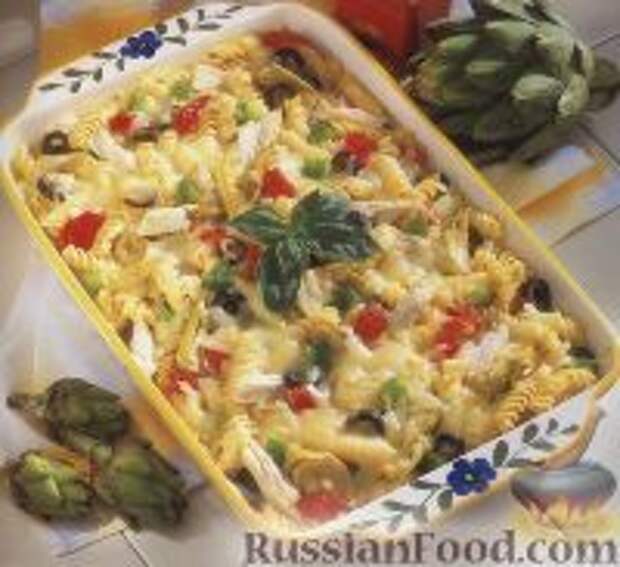 Фото к рецепту: Макароны, запеченные с куриным филе, артишоками и оливками