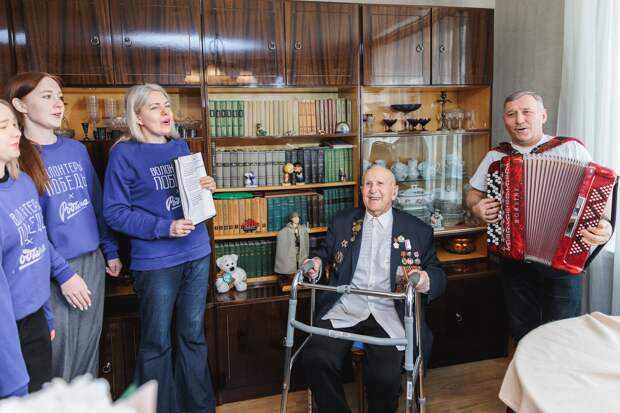 Волонтёры Победы поздравили ветеранов Нижегородской области с годовщиной битвы