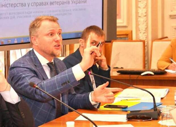 Запомните этого человека: Украинский депутат сравнил жителей Донбасса с тараканами и предложил травить их дихлофосом
