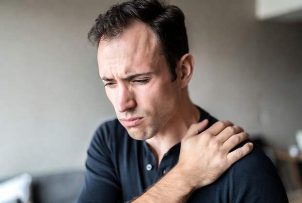 Боль в плече привела к диагностике рака легких у британца