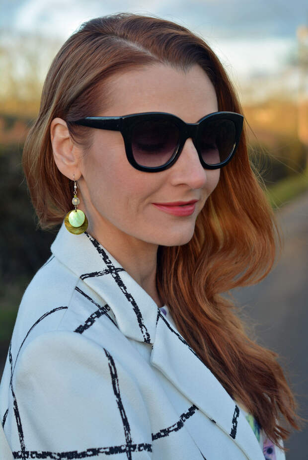 Spring style: White check jacket