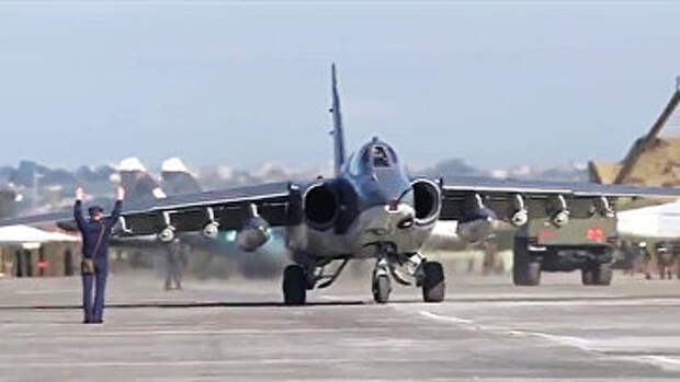 Боевые вылеты самолетов Су-25 ВКС России с авиабазы Хмеймим в сопровождении сирийских самолетов МиГ-29. Архивное фото