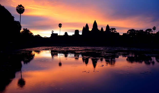 восход солнца над Ангкор-Ват