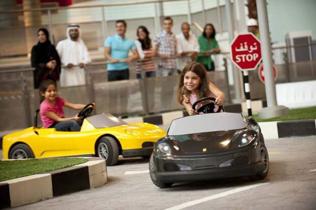 Парк "Ferrari World" (ОАЭ; Абу-Даби) Парк Феррари ОАЭ, авто