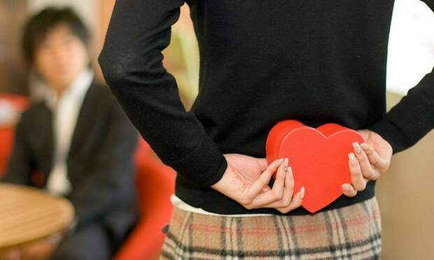 Любовный гороскоп на декабрь 2025: где искать любовь и как укрепить отношения