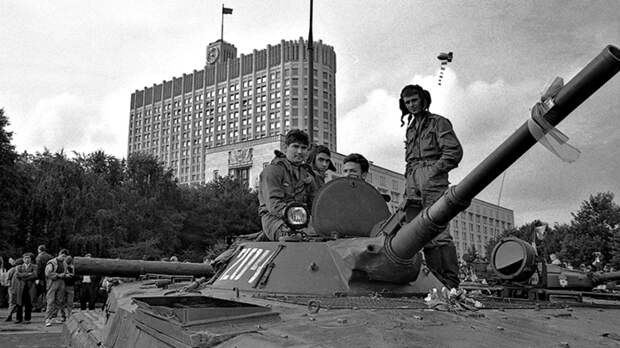 Это был не путч. Это была пьеса про мятеж. На которой гибнут зрители… Это был не путч. Это была пьеса про мятеж. На которой гибнут зрители…