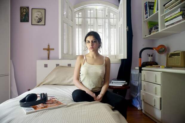 Фотограф Рания Матар (Rania Matar) путешествует по всему свету, снимая девушек в интерьерах их комнат