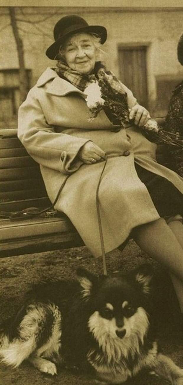 Раневская с Мальчиком.jpg Раневская с Мальчиком.jpg
