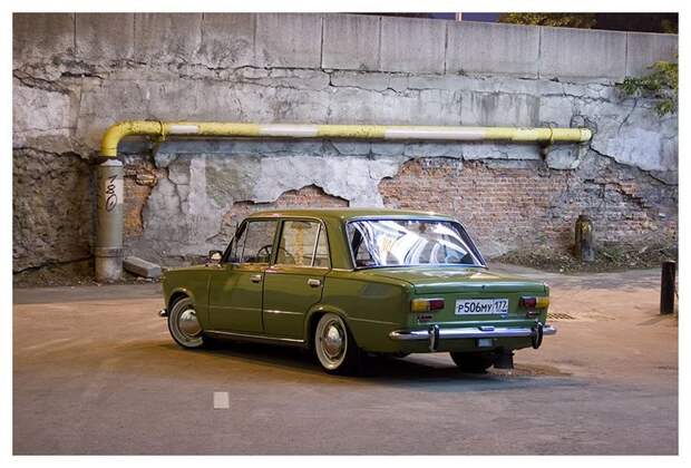 Подборка классических и тюнингованных автомобилей (72 фото)