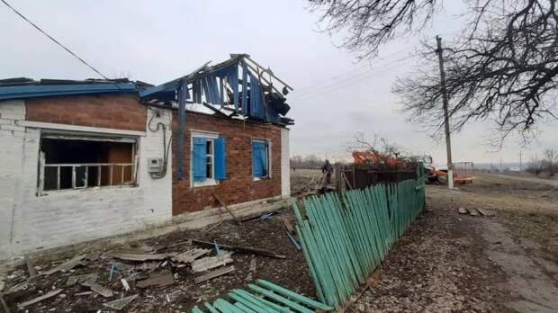 ВСУ атакуют Донбасс из "Града": спецкор показал кадры последствий обстрела поселка Зайцево