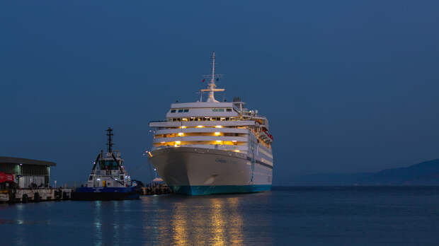 Россиянам продлили пребывание на борту лайнера Celestyal Journey в Катаре