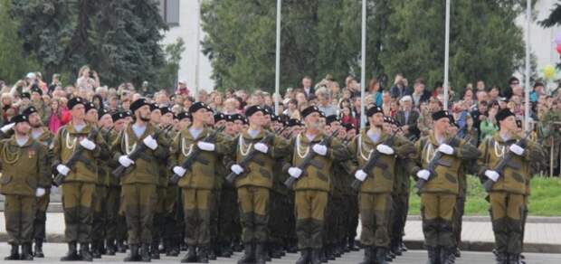 Парад Победы в Луганске