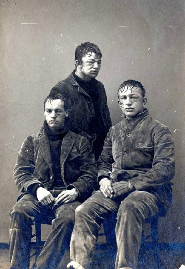Три студента Принстонского университета после традиционного для первокурсников «сражения» в снежки, 1893 год. история, рэтро, фото