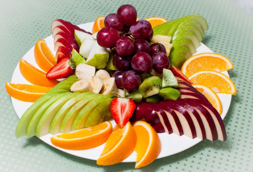 Варианты оформления фруктовых тарелок вкусно, еда, фруктовая тарелка, фрукты