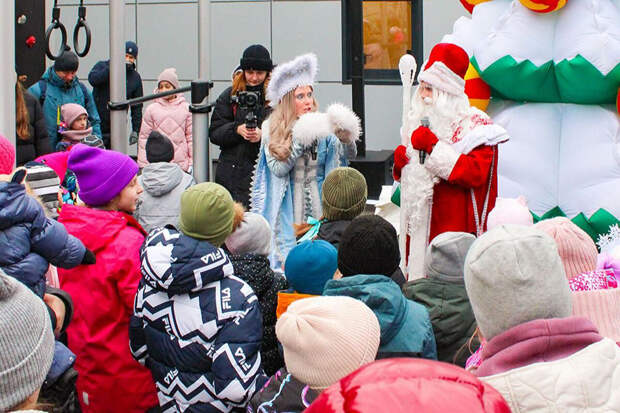 В Москве провели новогодние елки для детей бойцов СВО
