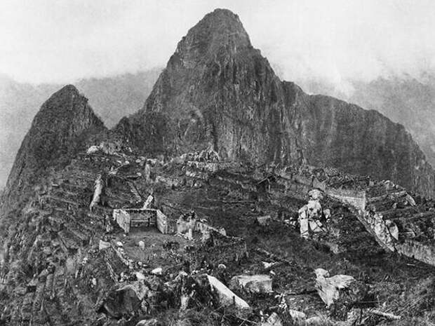 29. Первый снимок после открытия Мачу-Пикчу в 1912 году 29. Первый снимок после открытия Мачу-Пикчу в 1912 году