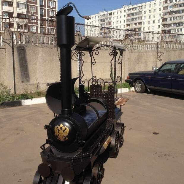 Оригинальный мангал мангал, паравоз