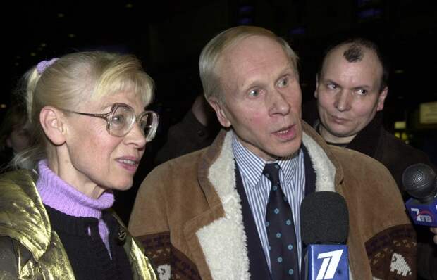 Легендарные советские фигуристы Людмила Белоусова (на снимке слева) и Олег Протопопов (справа)