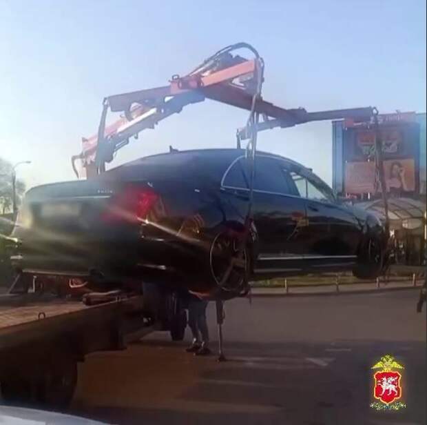За 74 штрафа — на штрафстоянку: в Симферопольском районе изъяли Mercedes