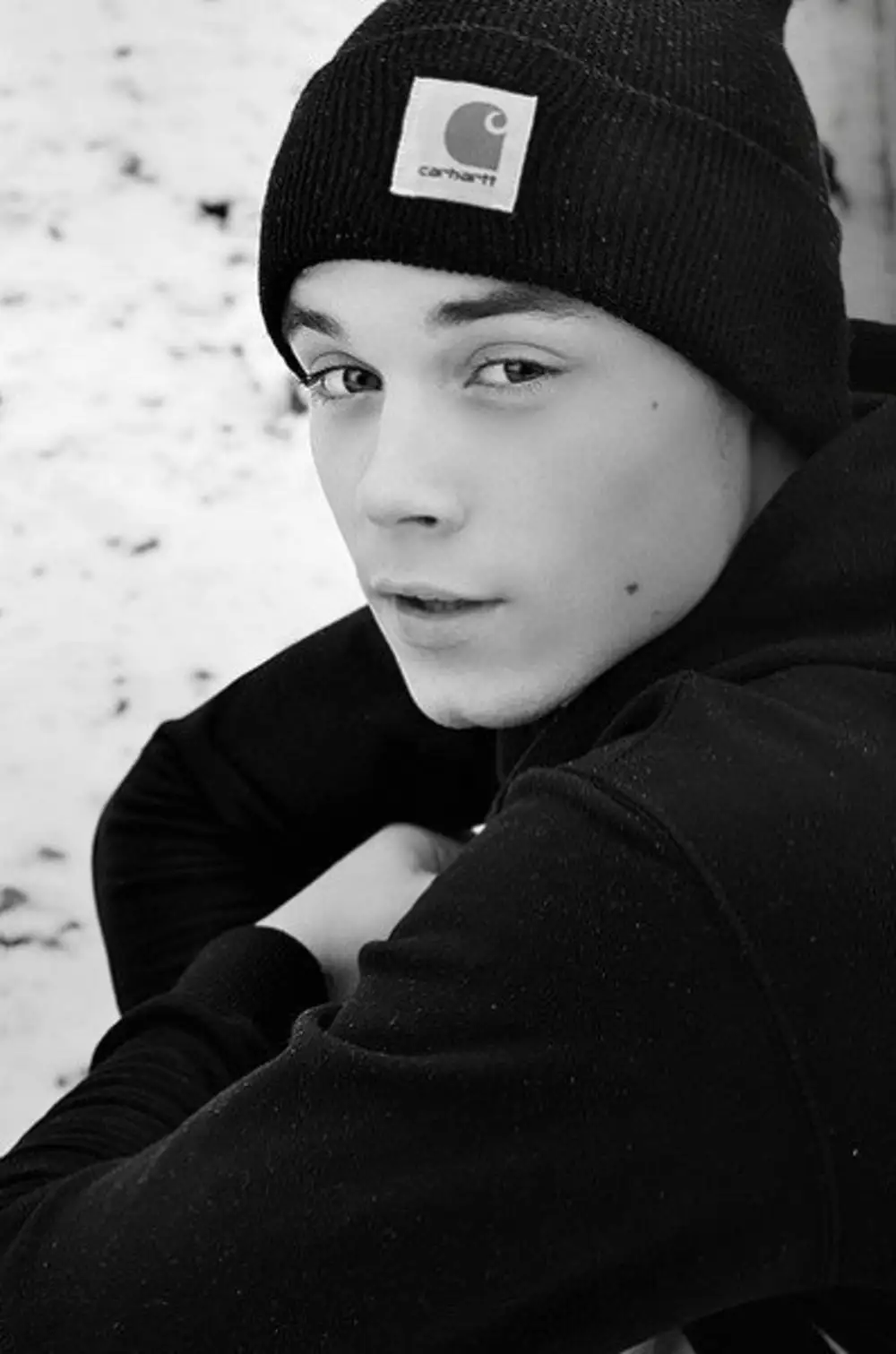 Vk com мальчики. Миша Мироненко. Красивые парни 16 лет. Красивый парень в шапке.