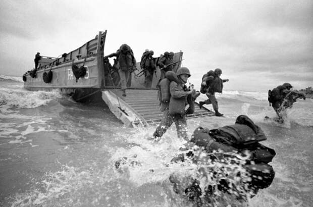 Высадка морской пехоты США в Дананге, 8 марта 1965 года