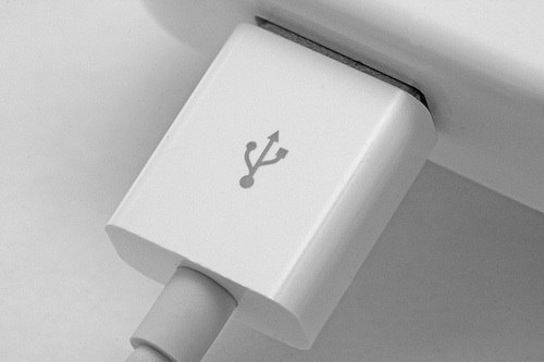 Как правильно заряжать аккумуляторы смартфонов и ноутбуков, чтобы они прослужили дольше?