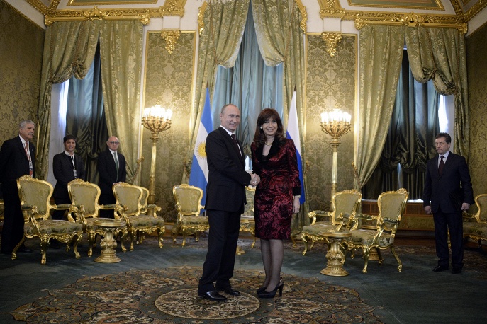 Президент Аргентины Кристина Фернандес де Киршнер и президент РФ Владимир Путин во время переговоров в Кремле