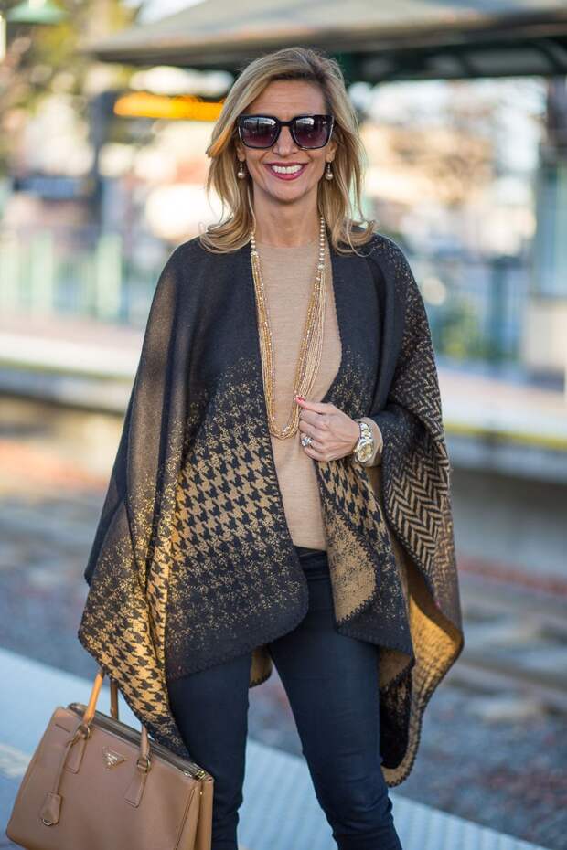 Jacket-Society-Our Reversible Houndstooth And Herringbone Ponchos-2205