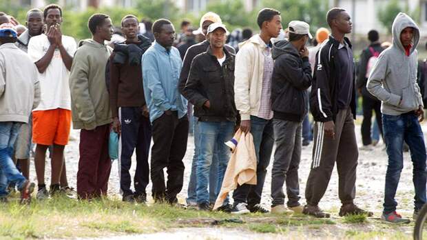 В Британии МВД будет задерживать и высылать мигрантов с 29 апреля
