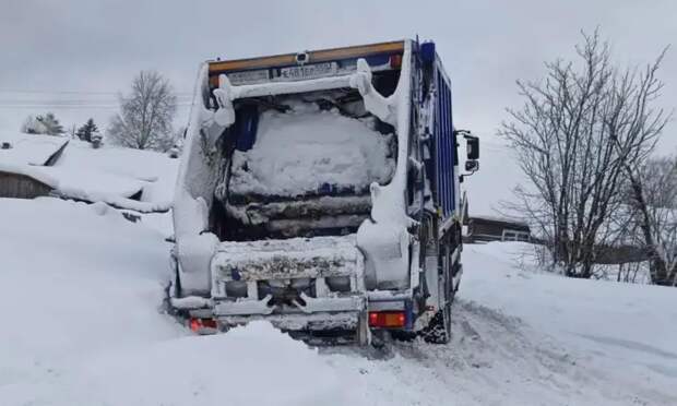 Регоператор «ЭкоИнтегратор» просит коммунальщиков обратить внимание на расчистку подъездов к контейнерным площадкам