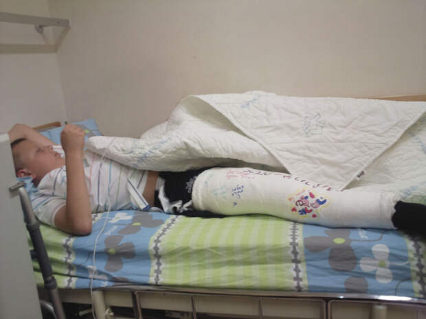 Артем Дворкин в больнице. Фото: личный архив