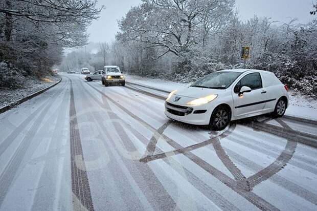 cars-turn-around-as-they--002.jpg