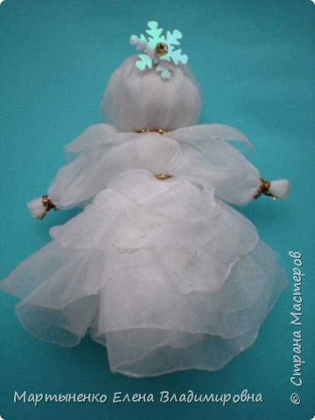 Мастер-класс Оберег Новый год Шитьё Куколка-снежинка из органзы Нитки Ткань фото 12