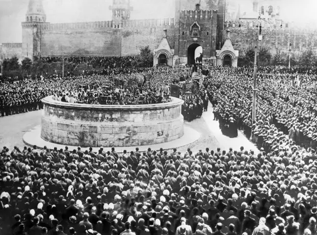 «Клубок социальных противоречий»: почему в России произошла Февральская революция 1917 года